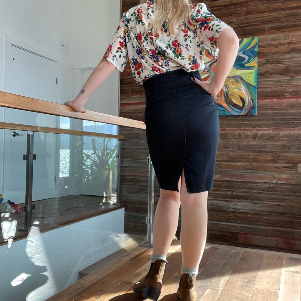 Black cinched high-waisted pencil skirt - Picture 3 of 12
